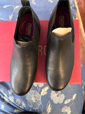 Munro Black Leather Ankle Booties Slip-On
